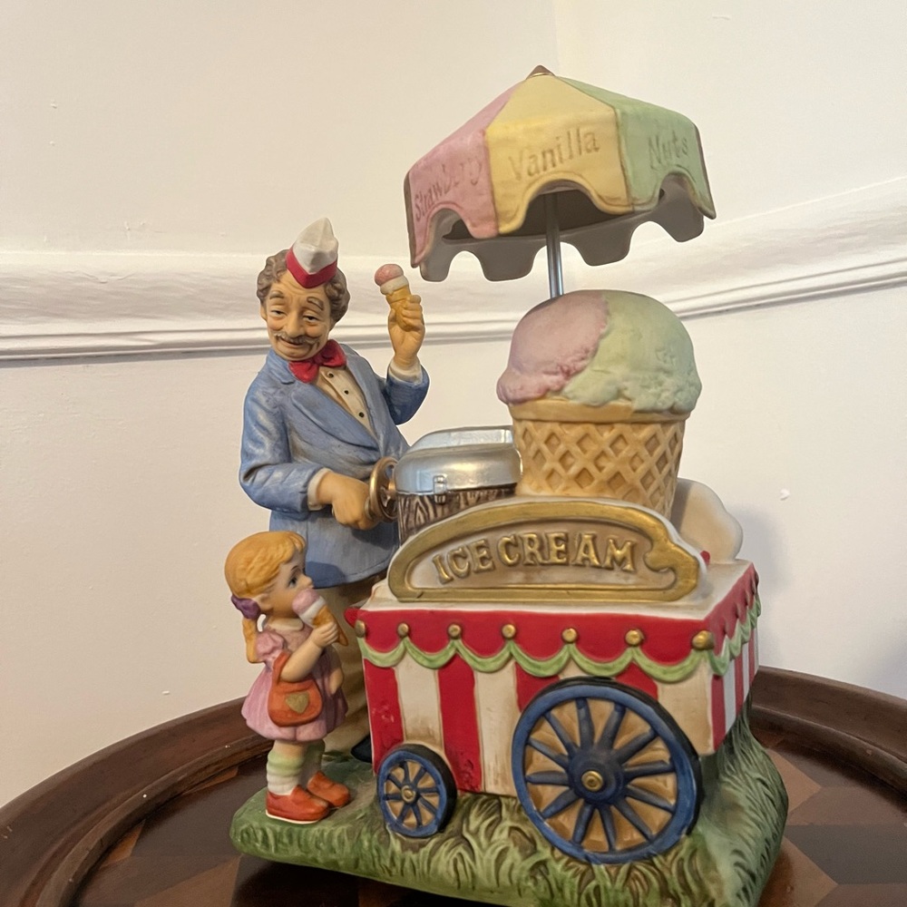 Melody in Motion Ice Cream Vendor Animation & Musical Figure #07089